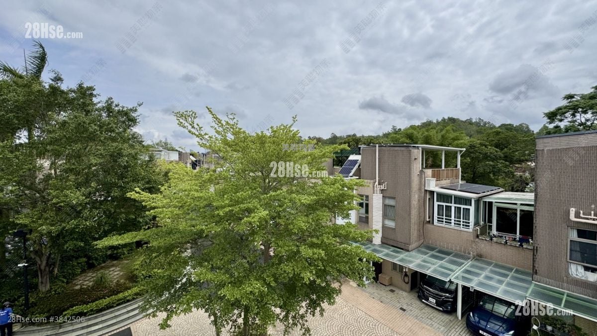 balcony: Green Crest Sell 3 Bathrooms 1,090 ft²