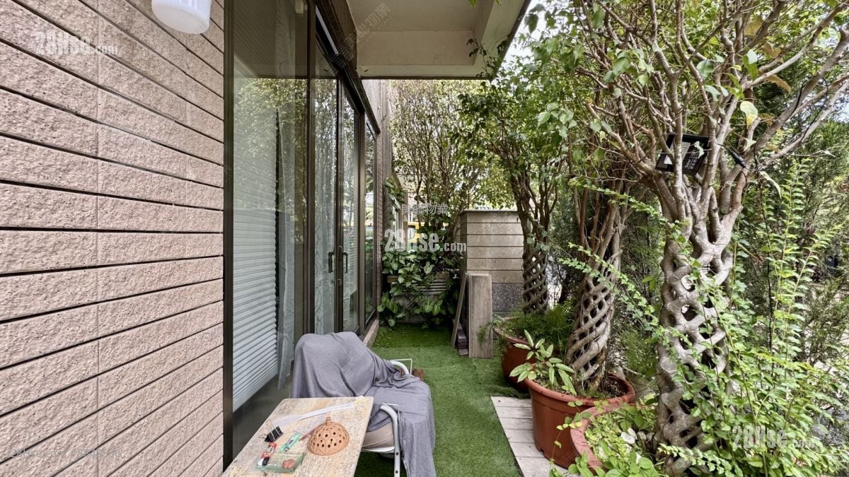 other: Green Crest Sell 3 Bathrooms 1,090 ft²