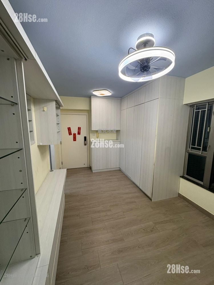 Yoho Town Sell 2 Bedrooms 393 ft²