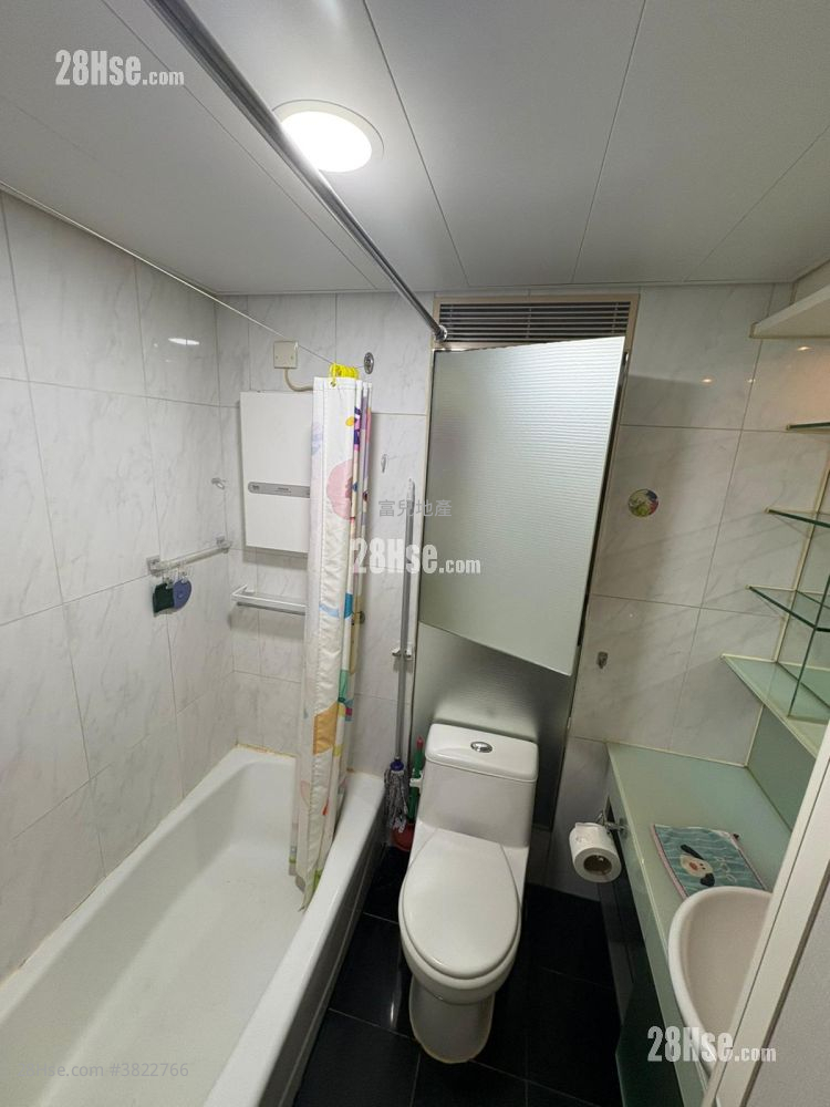 Yoho Town Sell 2 Bedrooms 393 ft²