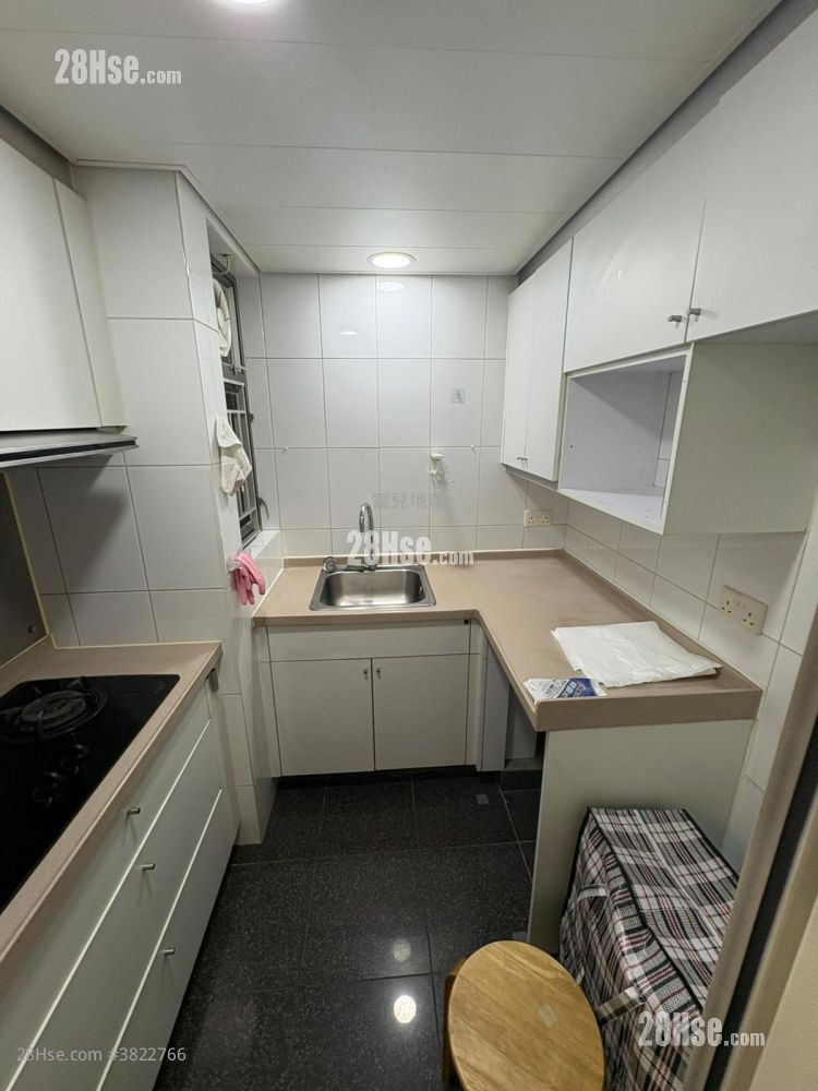 Yoho Town Sell 2 Bedrooms 393 ft²