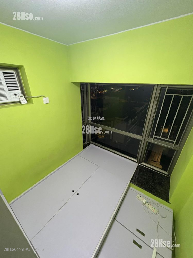 Yoho Town Sell 2 Bedrooms 393 ft²
