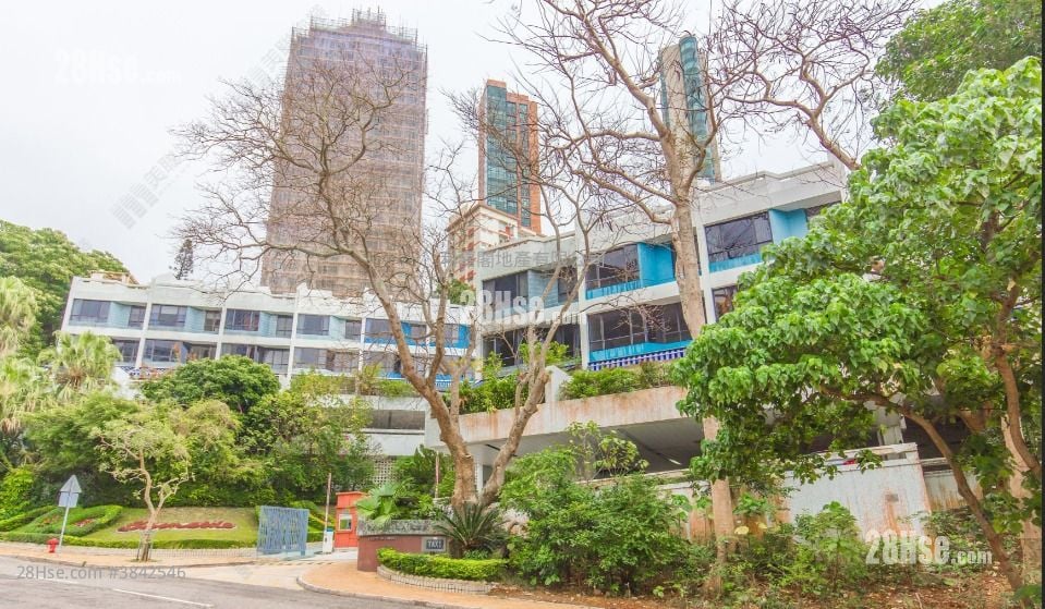 Burnside Estate Rental 3 Bedrooms , 2 Bathrooms 2,043 ft²