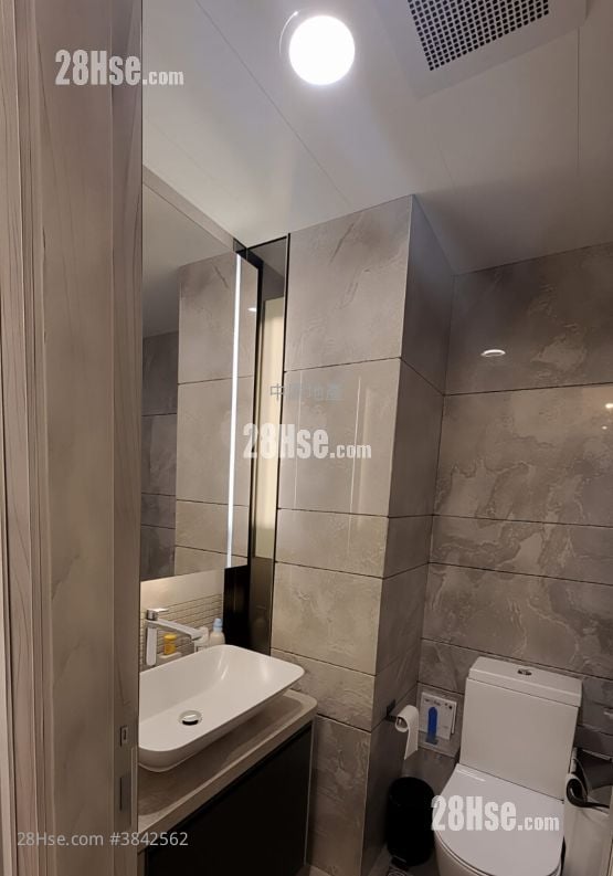 Sea To Sky Sell 3 Bedrooms , 2 Bathrooms 707 ft²
