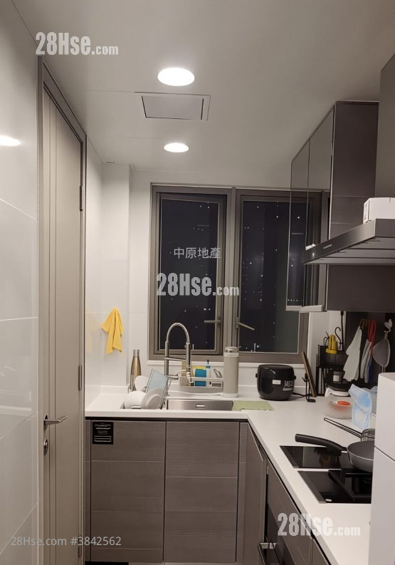 Sea To Sky Sell 3 Bedrooms , 2 Bathrooms 707 ft²