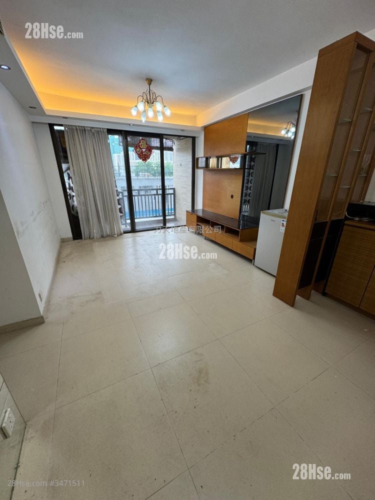 living room: Belair Gardens Sell 3 Bedrooms , 1 Bathroom 670 ft²