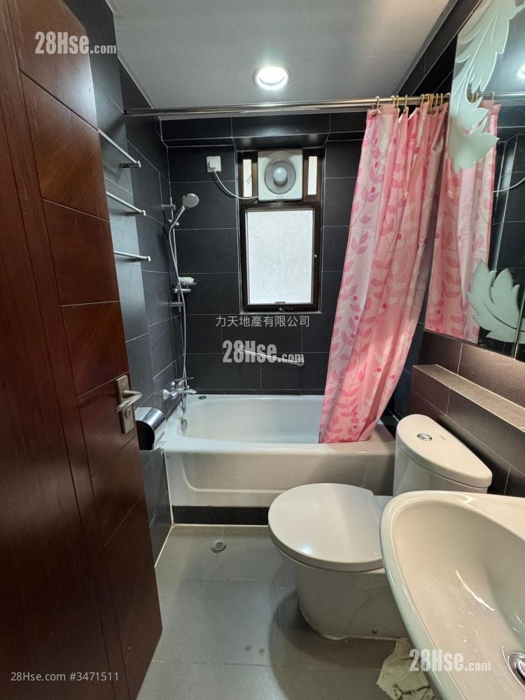 bathroom: Belair Gardens Sell 3 Bedrooms , 1 Bathroom 670 ft²