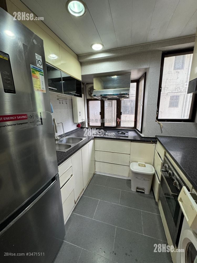 kitchen: Belair Gardens Sell 3 Bedrooms , 1 Bathroom 670 ft²