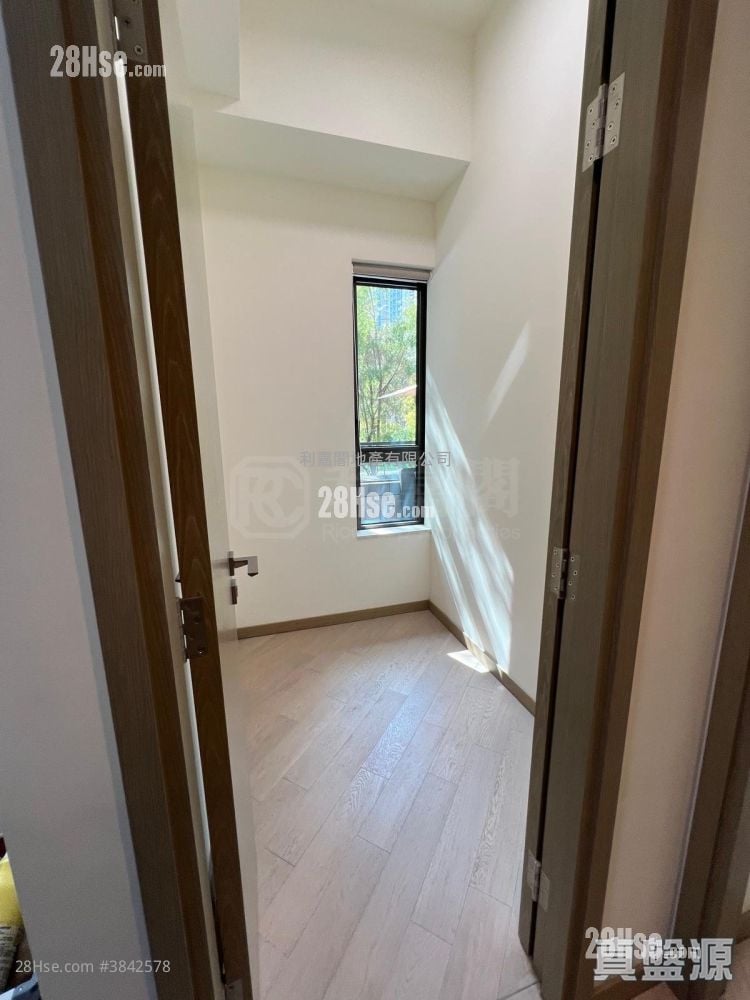 Wetland Seasons Bay Rental 349 ft²