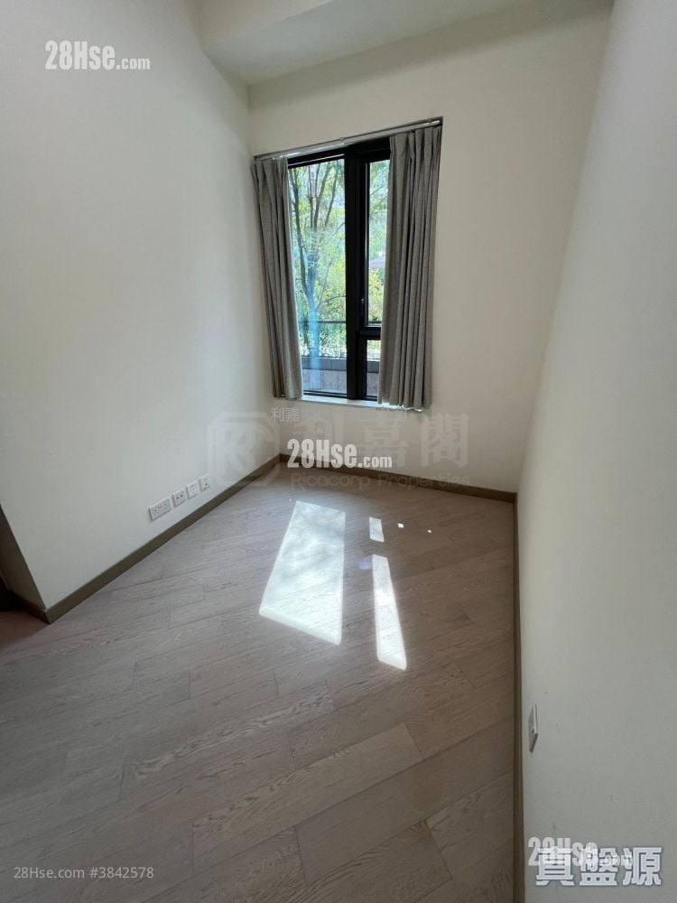 Wetland Seasons Bay Rental 349 ft²