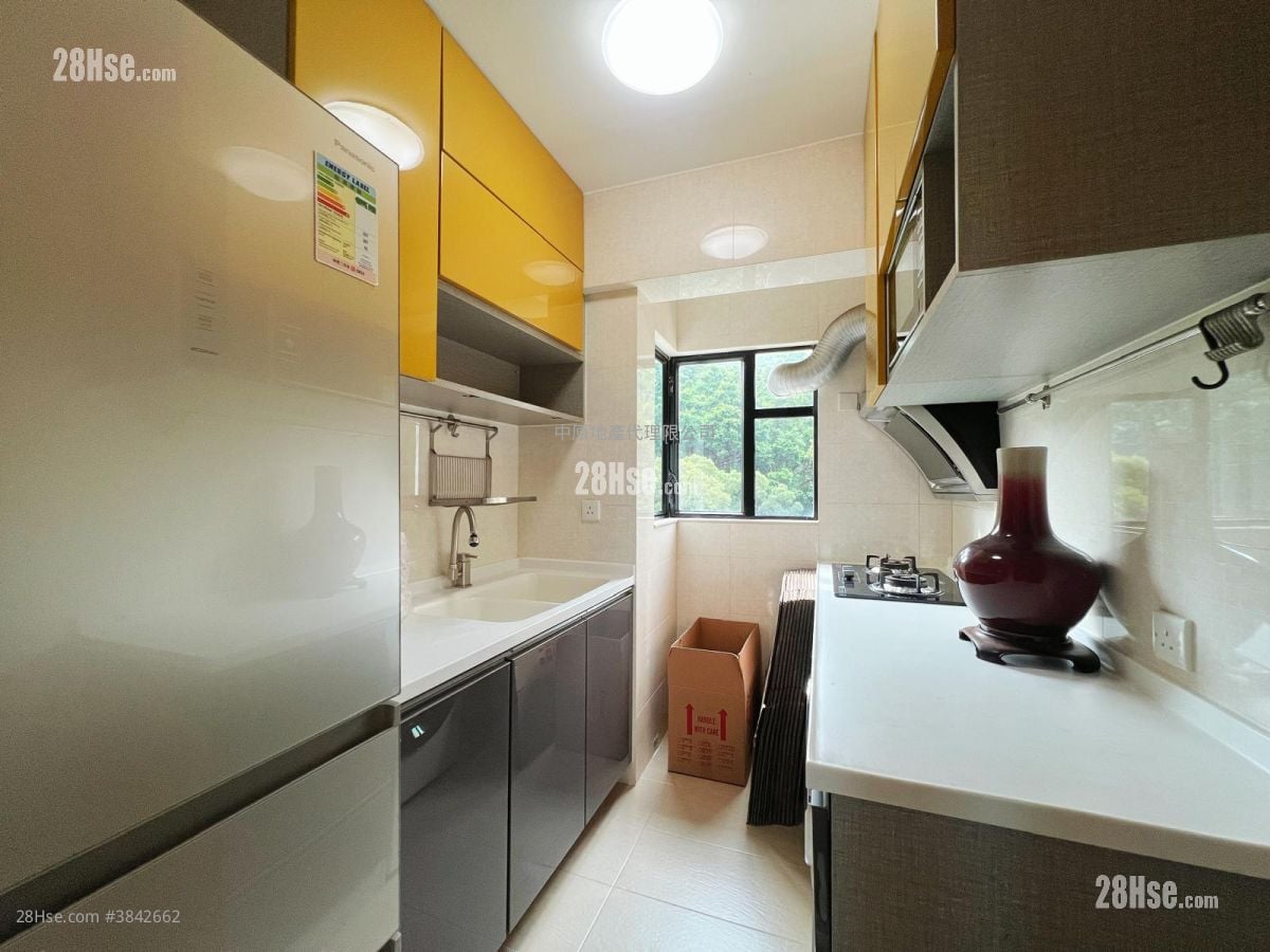 kitchen: Hanley Villa Sell 3 Bedrooms , 2 Bathrooms 593 ft²