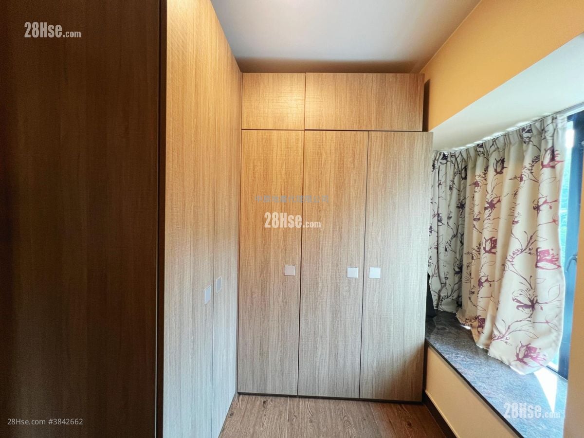 bedroom 1: Hanley Villa Sell 3 Bedrooms , 2 Bathrooms 593 ft²
