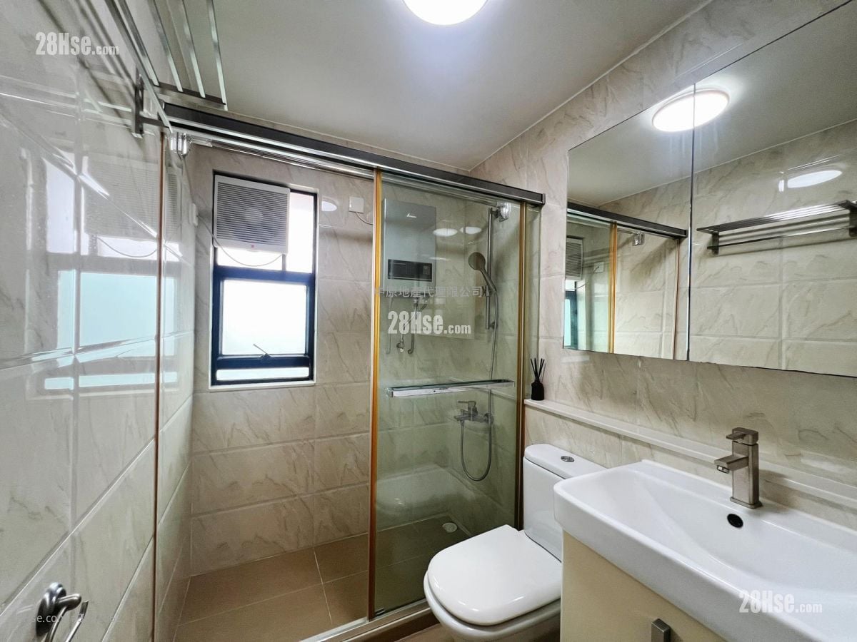 bathroom: Hanley Villa Sell 3 Bedrooms , 2 Bathrooms 593 ft²
