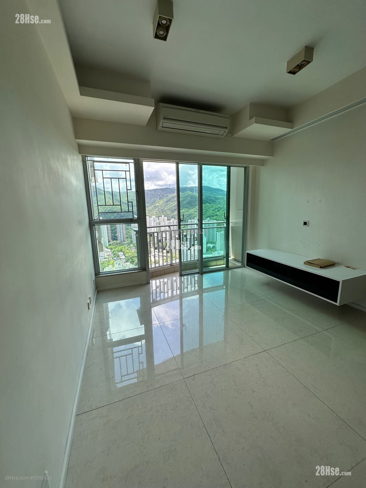 Festival City Rental 3 Bedrooms 787 ft²
