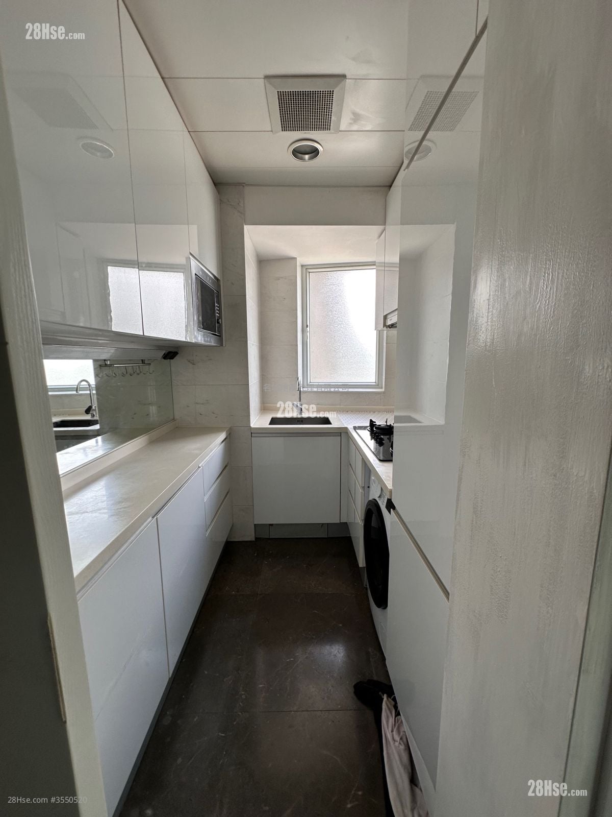 Festival City Rental 3 Bedrooms 787 ft²