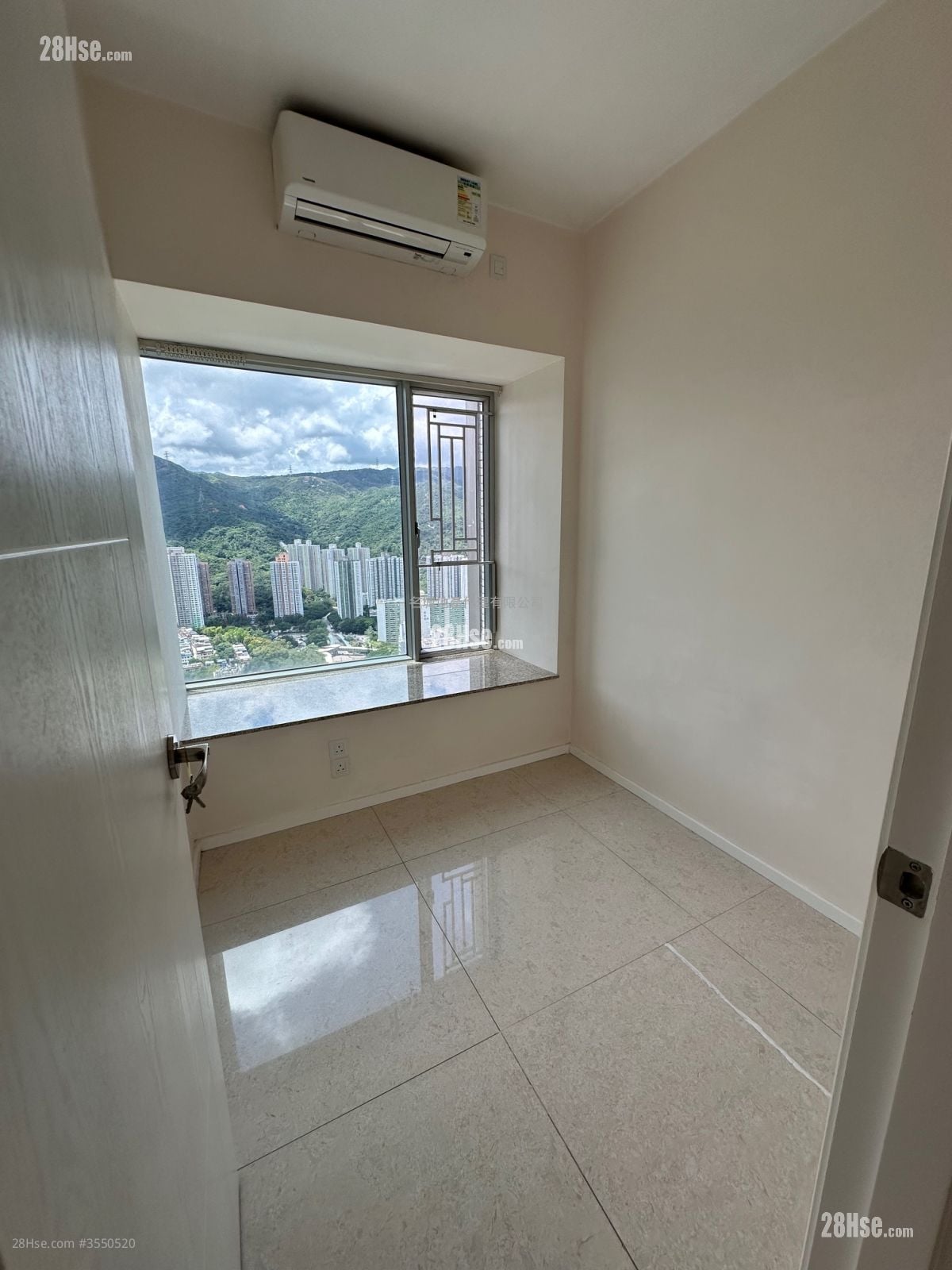 Festival City Rental 3 Bedrooms 787 ft²