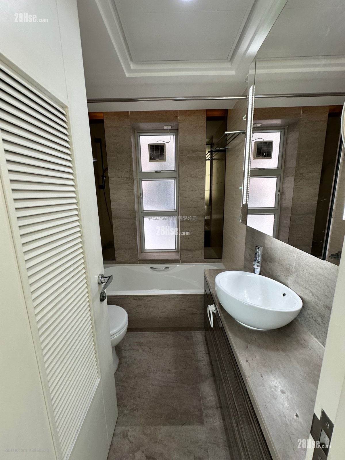 Festival City Rental 3 Bedrooms 787 ft²
