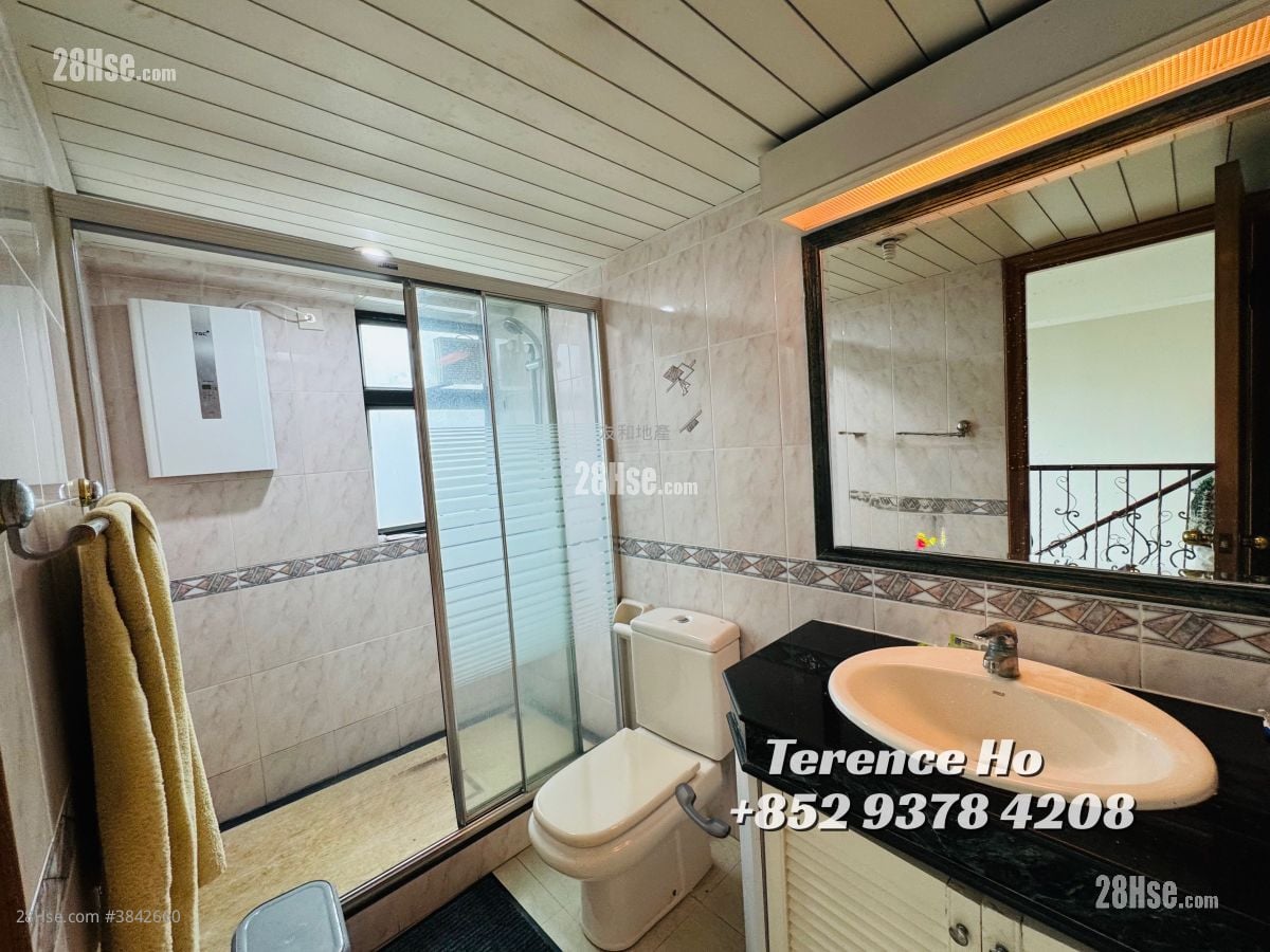 Regal Court Sell 3 Bedrooms , 3 Bathrooms 1,654 ft²