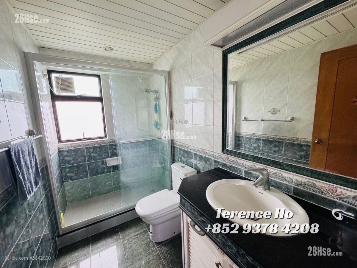 Regal Court Sell 3 Bedrooms , 3 Bathrooms 1,654 ft²