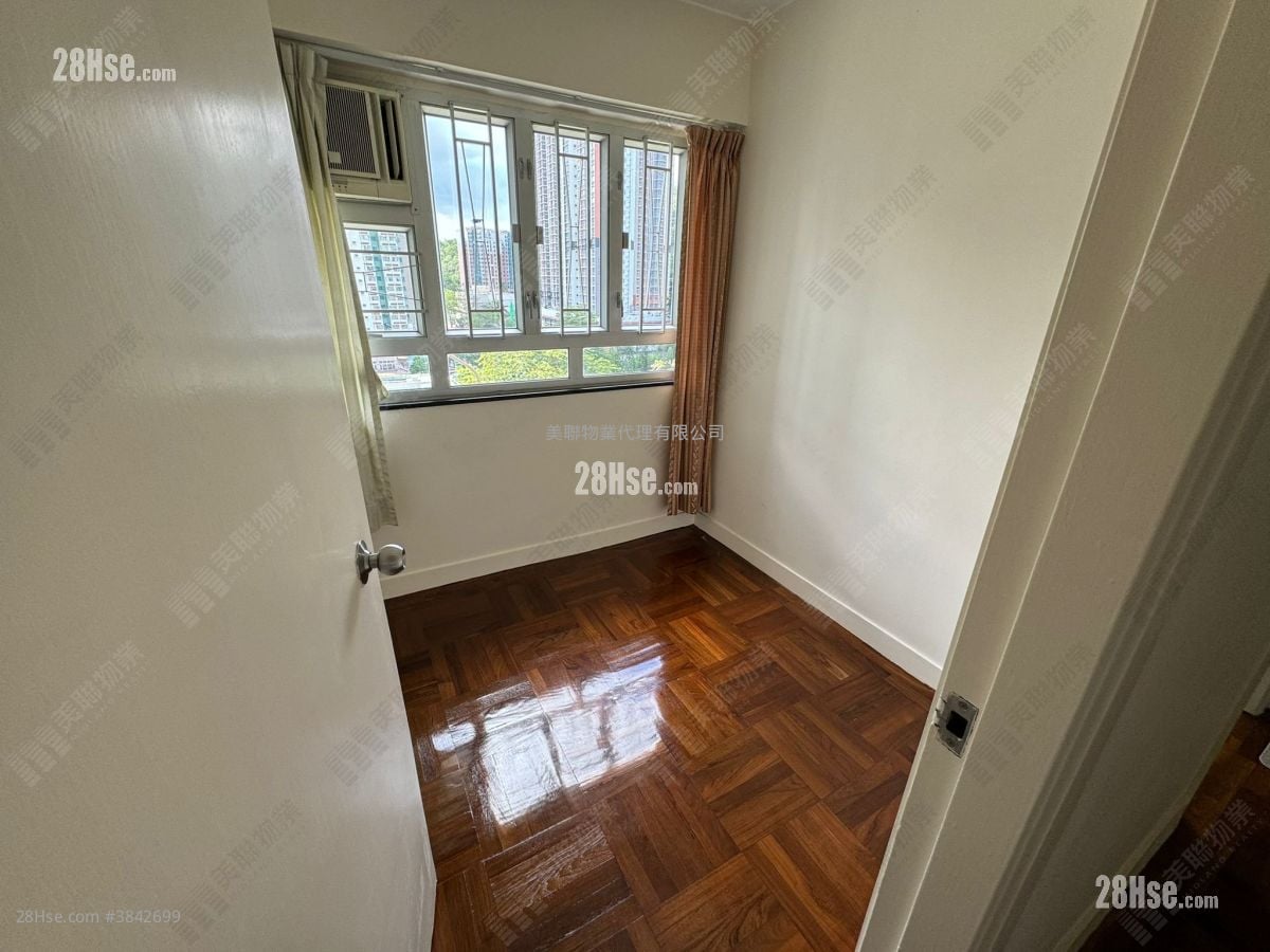 Chi Lok Fa Yuen Sell 2 Bedrooms 584 ft²