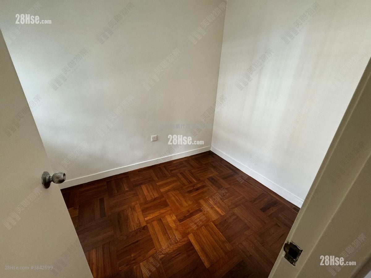 Chi Lok Fa Yuen Sell 2 Bedrooms 584 ft²