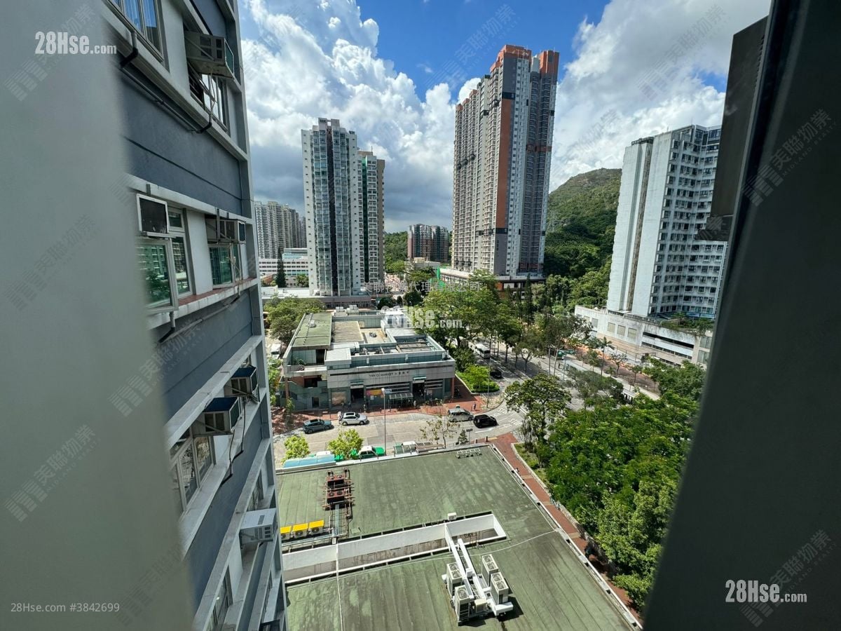 Chi Lok Fa Yuen Sell 2 Bedrooms 584 ft²