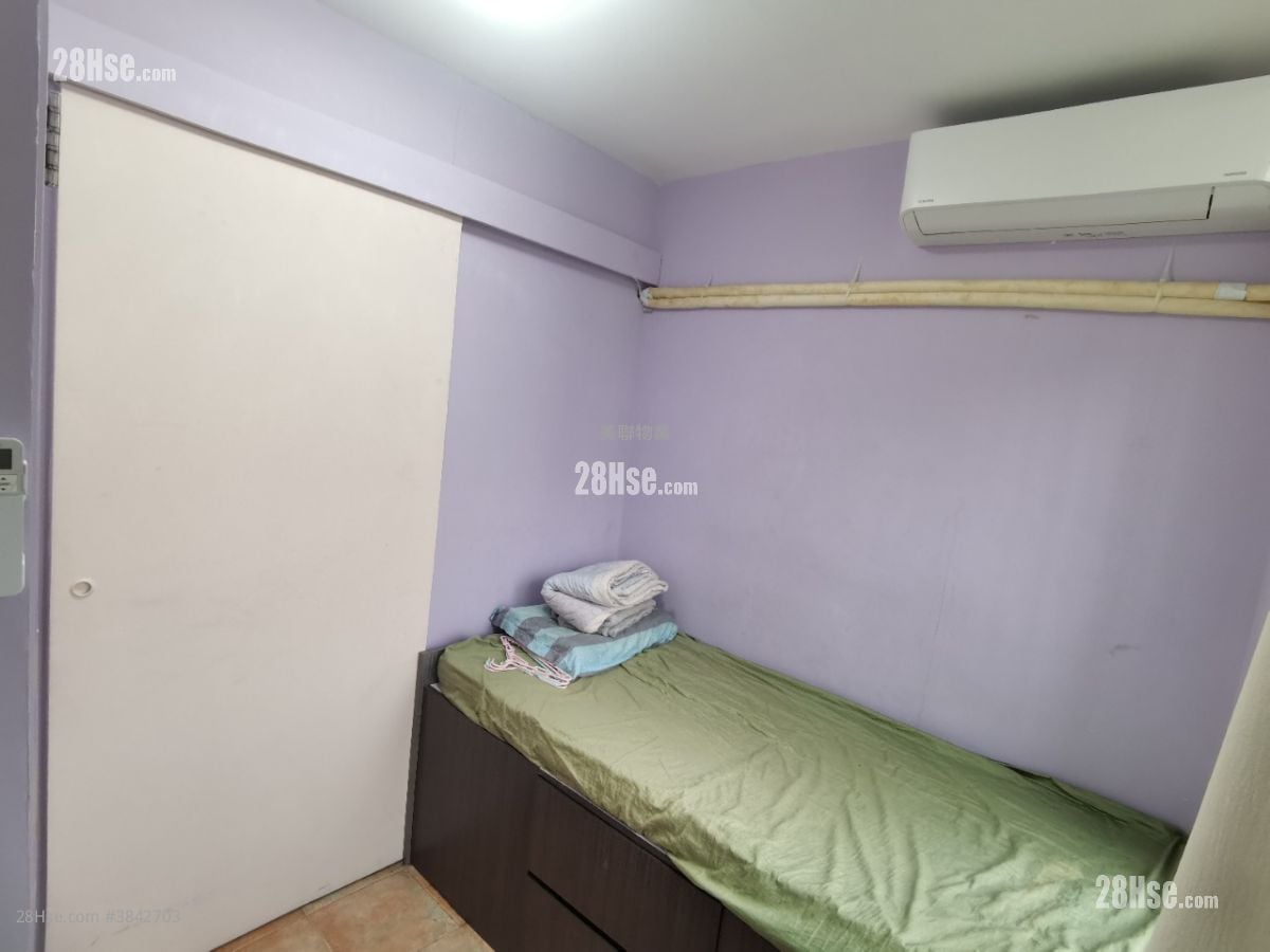 Yu Tung Court Rental 2 Bedrooms , 1 Bathroom 429 ft²