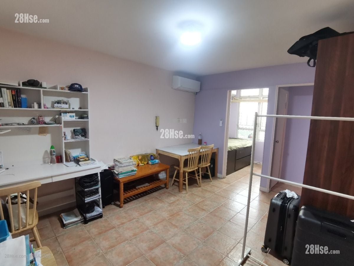 Yu Tung Court Rental 2 Bedrooms , 1 Bathroom 429 ft²
