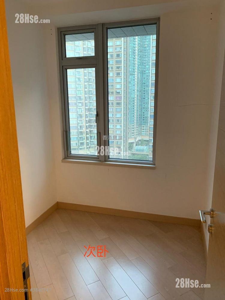 Century Link Sell 2 Bedrooms 453 ft²
