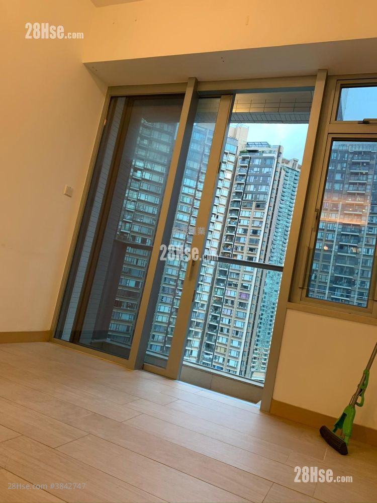 Century Link Sell 2 Bedrooms 453 ft²