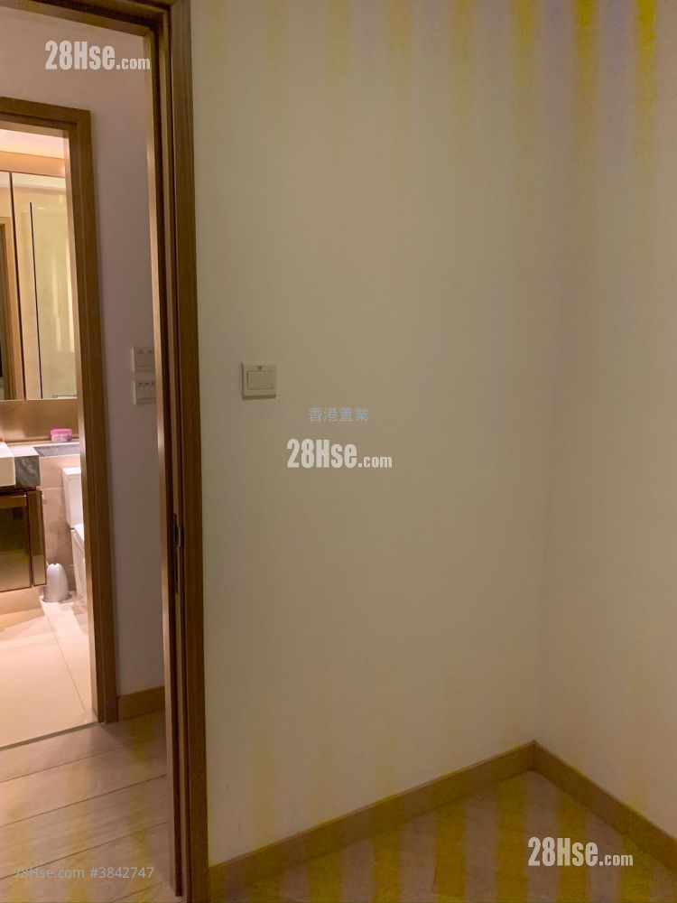 Century Link Sell 2 Bedrooms 453 ft²