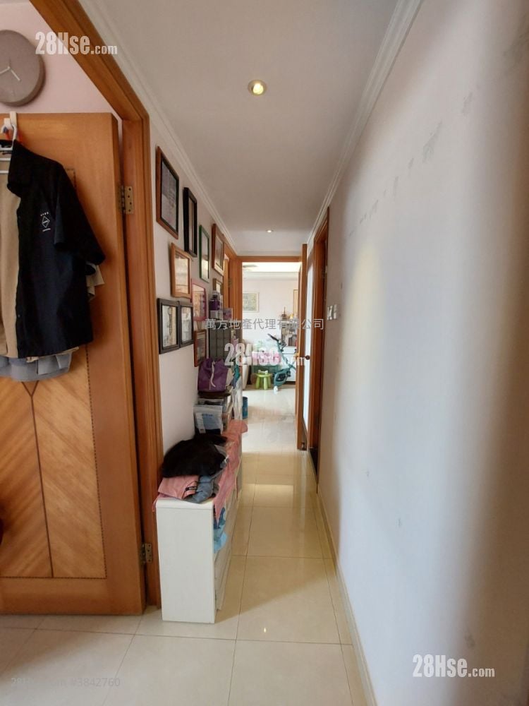 Yu Chui Court Sell 3 Bedrooms , 2 Bathrooms 650 ft²