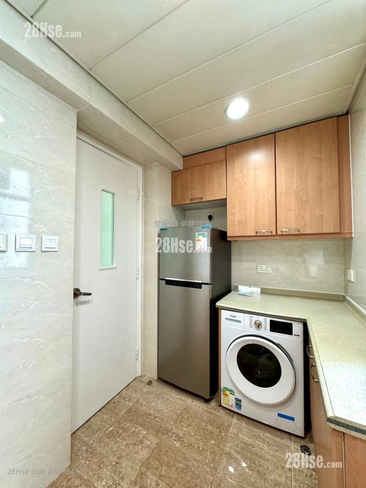 Sorrento Sell 2 Bedrooms , 2 Bathrooms 633 ft²