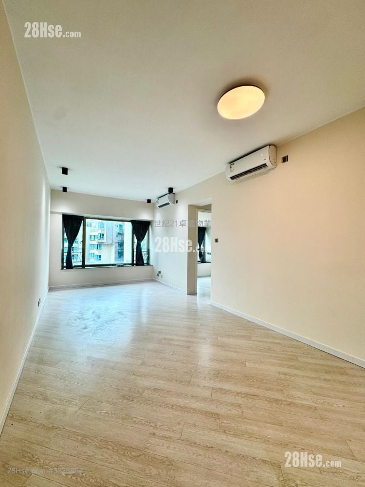 Sorrento Sell 2 Bedrooms , 2 Bathrooms 633 ft²