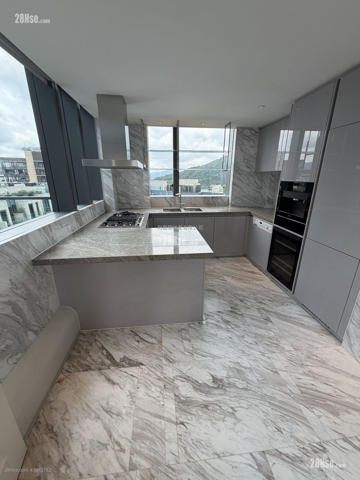 La Vetta Sell 4 Bedrooms 2,172 ft²