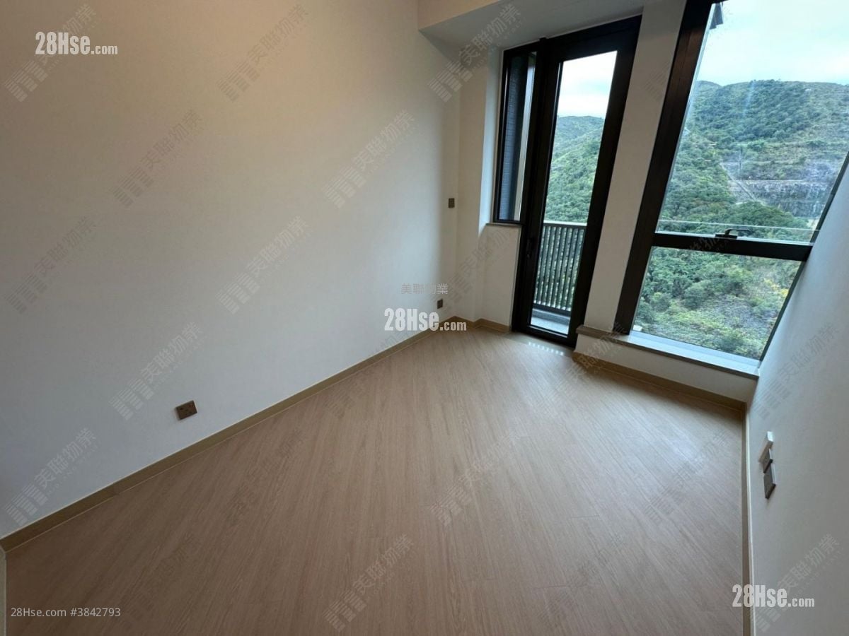 St. Michel Rental 3 Bedrooms , 2 Bathrooms 1,042 ft²