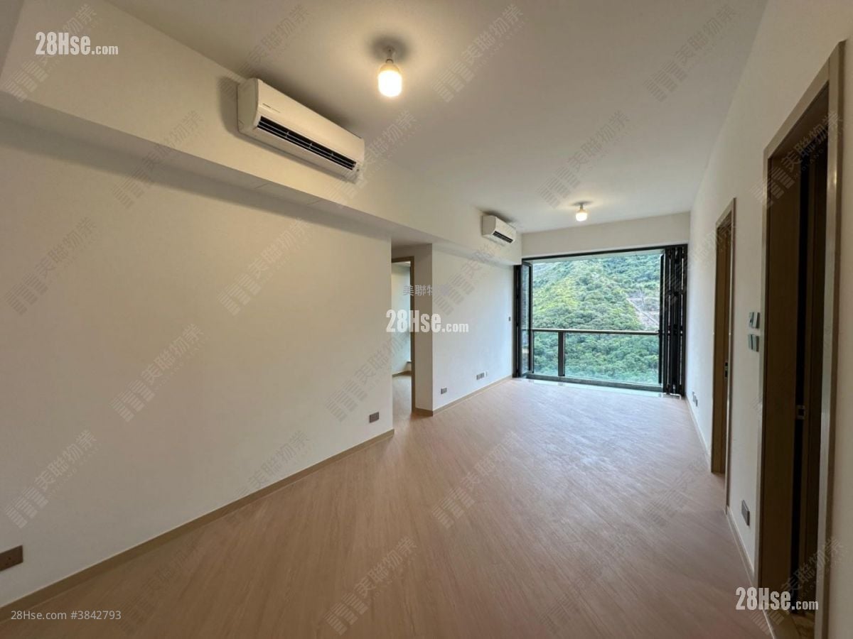 St. Michel Rental 3 Bedrooms , 2 Bathrooms 1,042 ft²