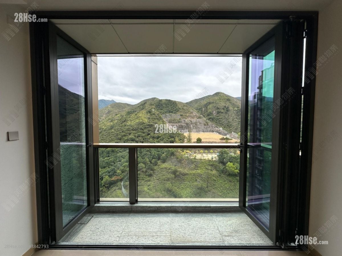 St. Michel Rental 3 Bedrooms , 2 Bathrooms 1,042 ft²