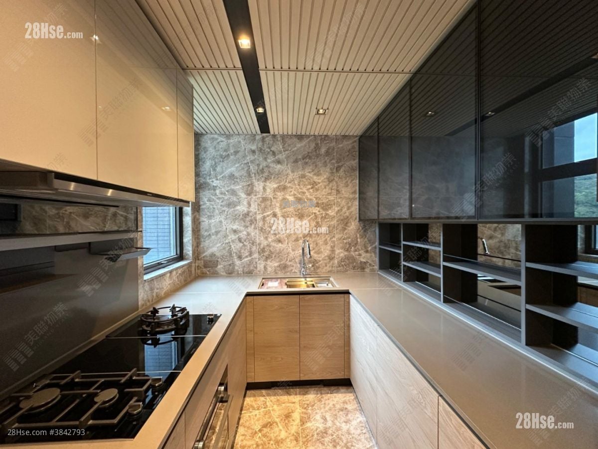 St. Michel Rental 3 Bedrooms , 2 Bathrooms 1,042 ft²
