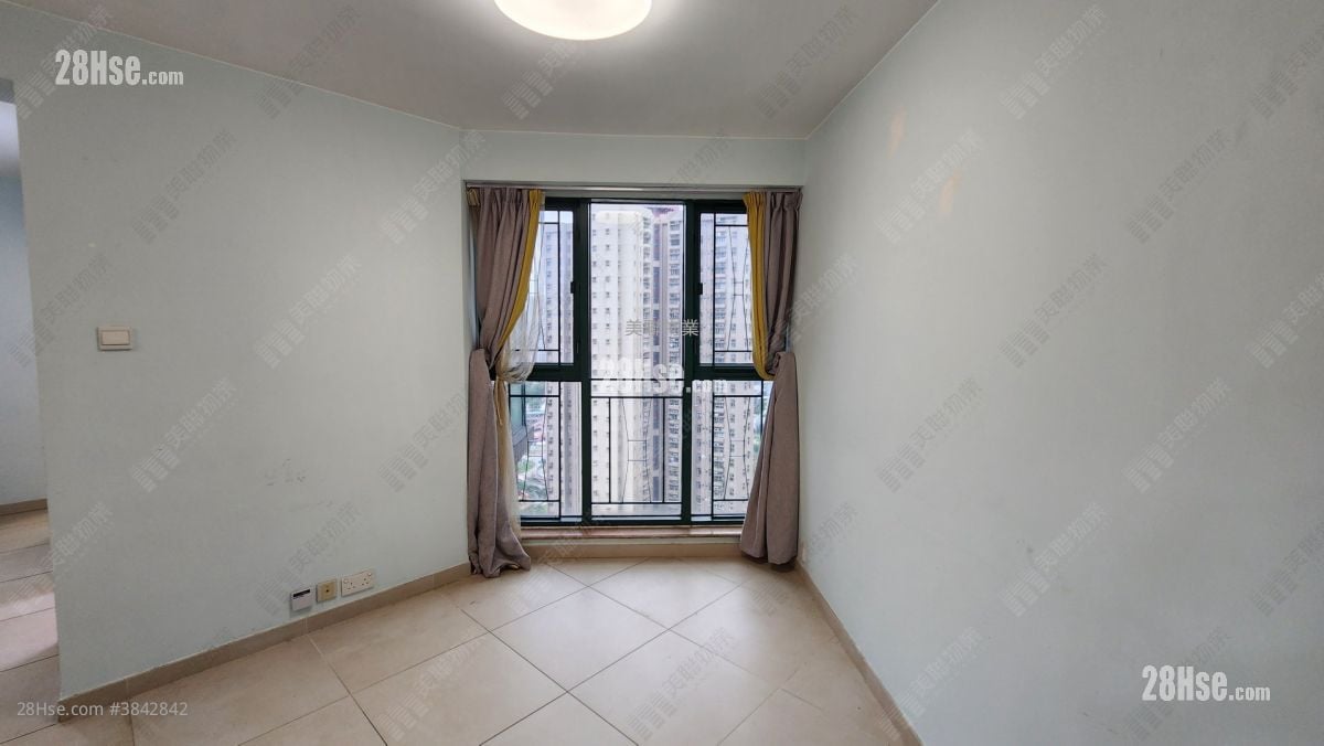 Galaxia Rental 3 Bedrooms , 1 Bathroom 517 ft²