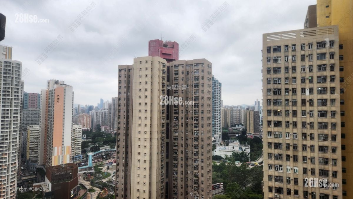 Galaxia Rental 3 Bedrooms , 1 Bathroom 517 ft²