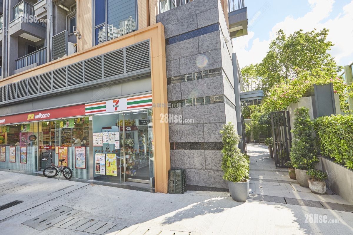 其它: 附近超市
