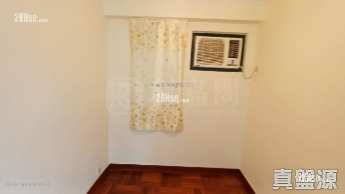 Galaxia Rental 3 Bedrooms , 1 Bathroom 517 ft²