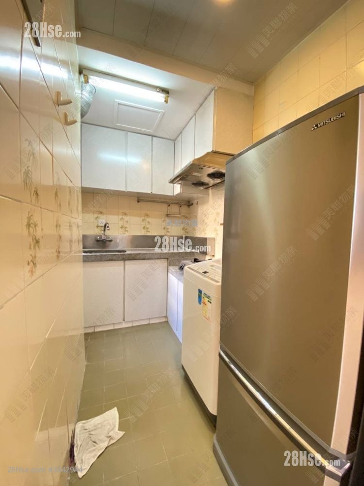 Wai Wah Centre Rental 2 Bedrooms , 1 Bathroom 308 ft²