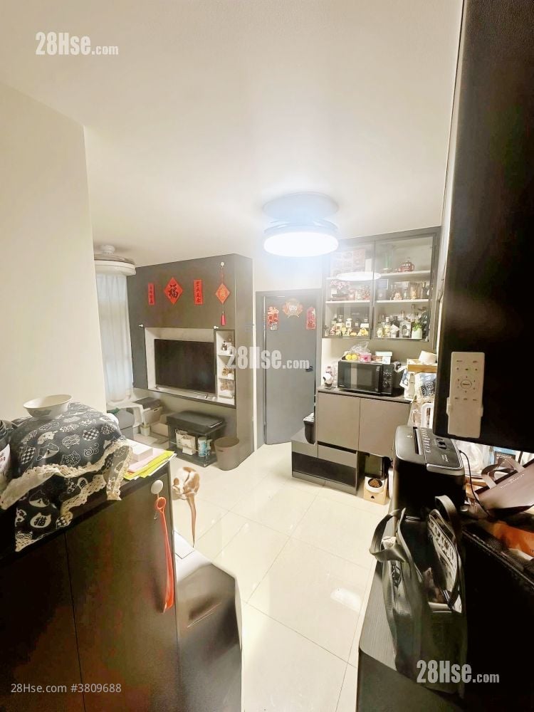 Yee Nga Court Sell 401 ft²