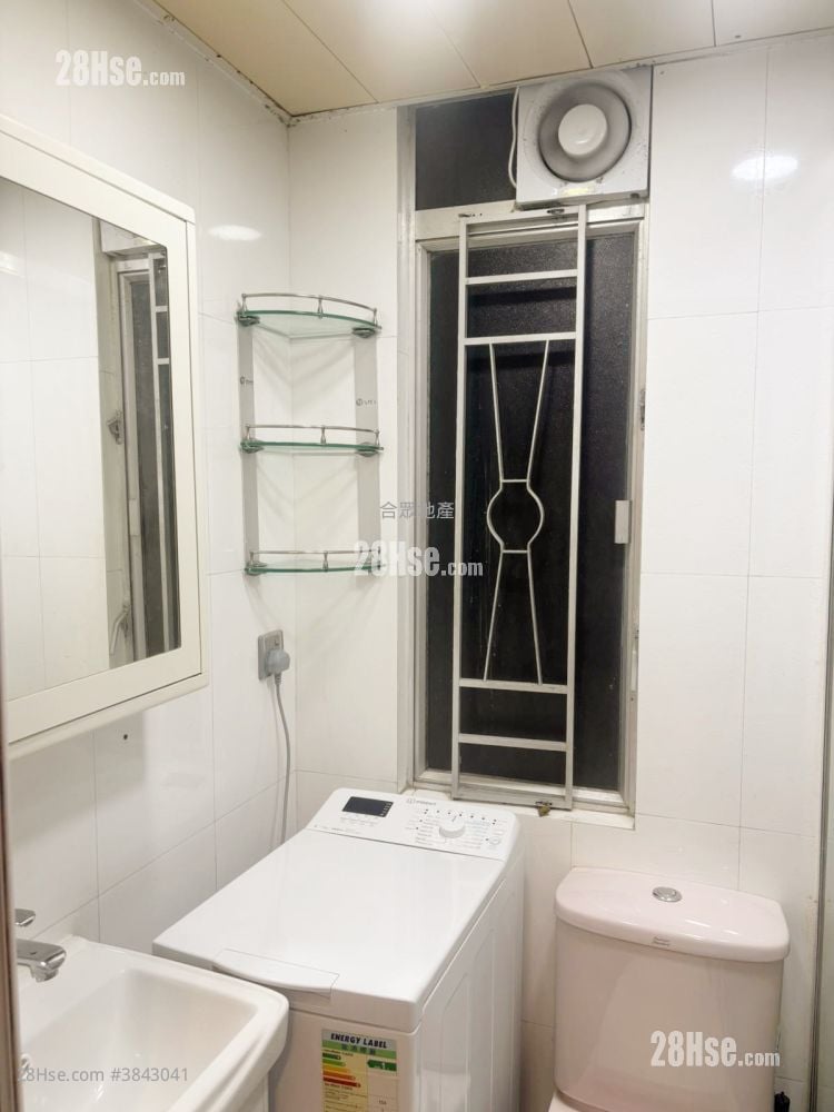 Tai Wo Centre Rental 294 ft²