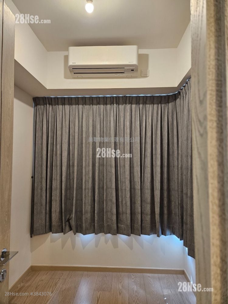 Sea To Sky Sell 3 Bedrooms , 2 Bathrooms 711 ft²