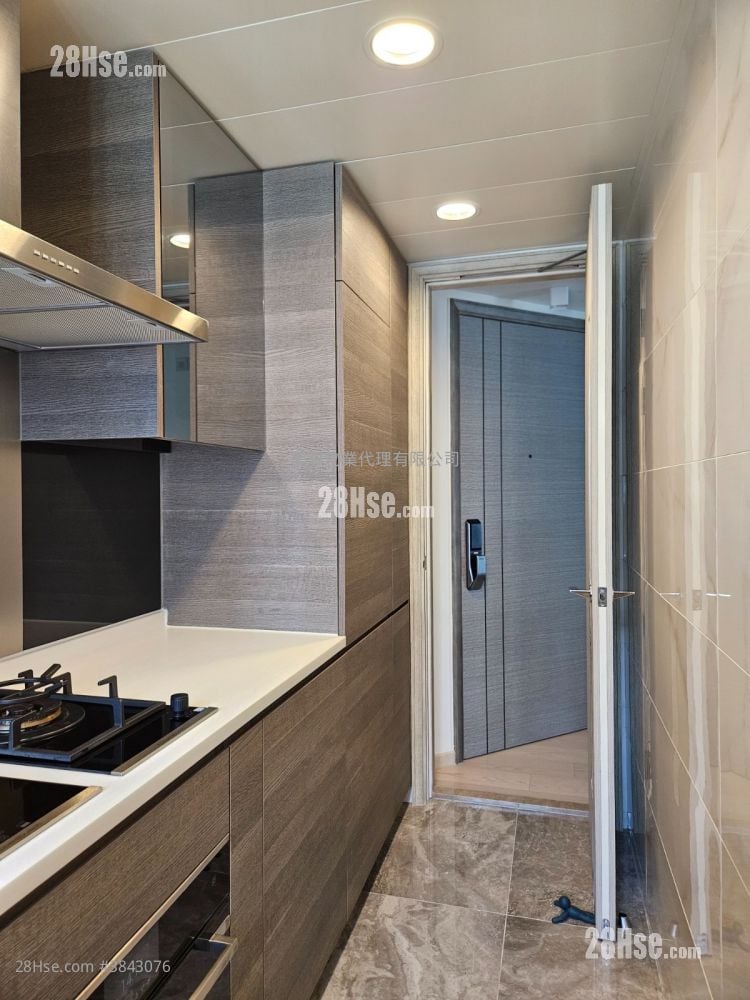 Sea To Sky Sell 3 Bedrooms , 2 Bathrooms 711 ft²