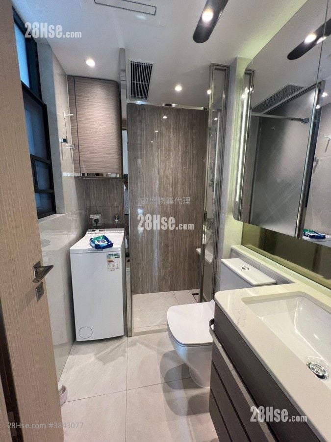 K. Summit Sell 2 Bedrooms , 1 Bathroom 453 ft²