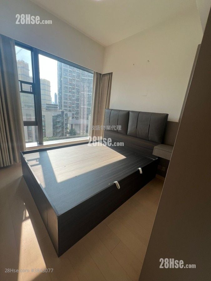 K. Summit Sell 2 Bedrooms , 1 Bathroom 453 ft²